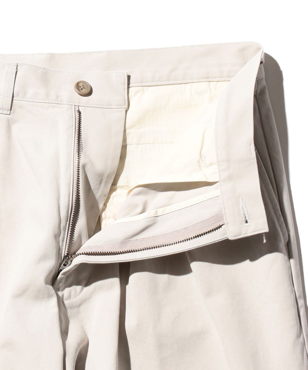 BEAMS PLUS / 2P Trousers Twill Bio Washed / 3823-0291-874