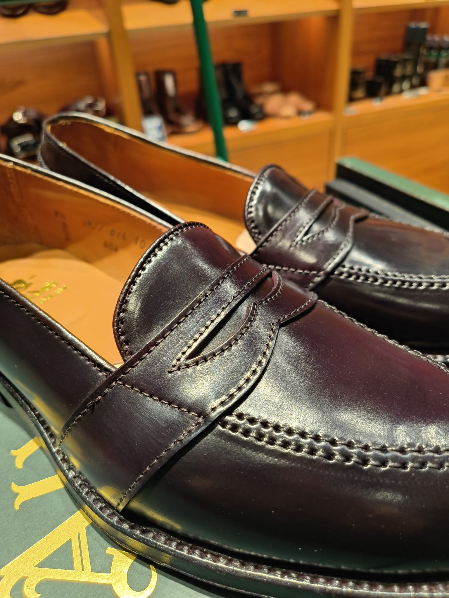 ALDEN 684 FULL STRAP LOAFER SHELL CORDOVAN