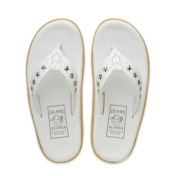 ISLAND SLIPPER / WHITE LEATHER THONG SANDALS WITH STAR STUDS